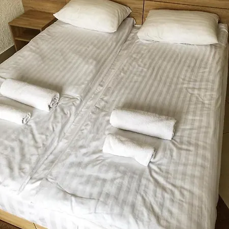 Kontinent * Mukatjeve