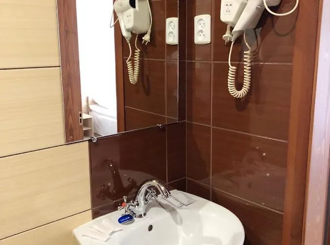 Hotel Kontinent *